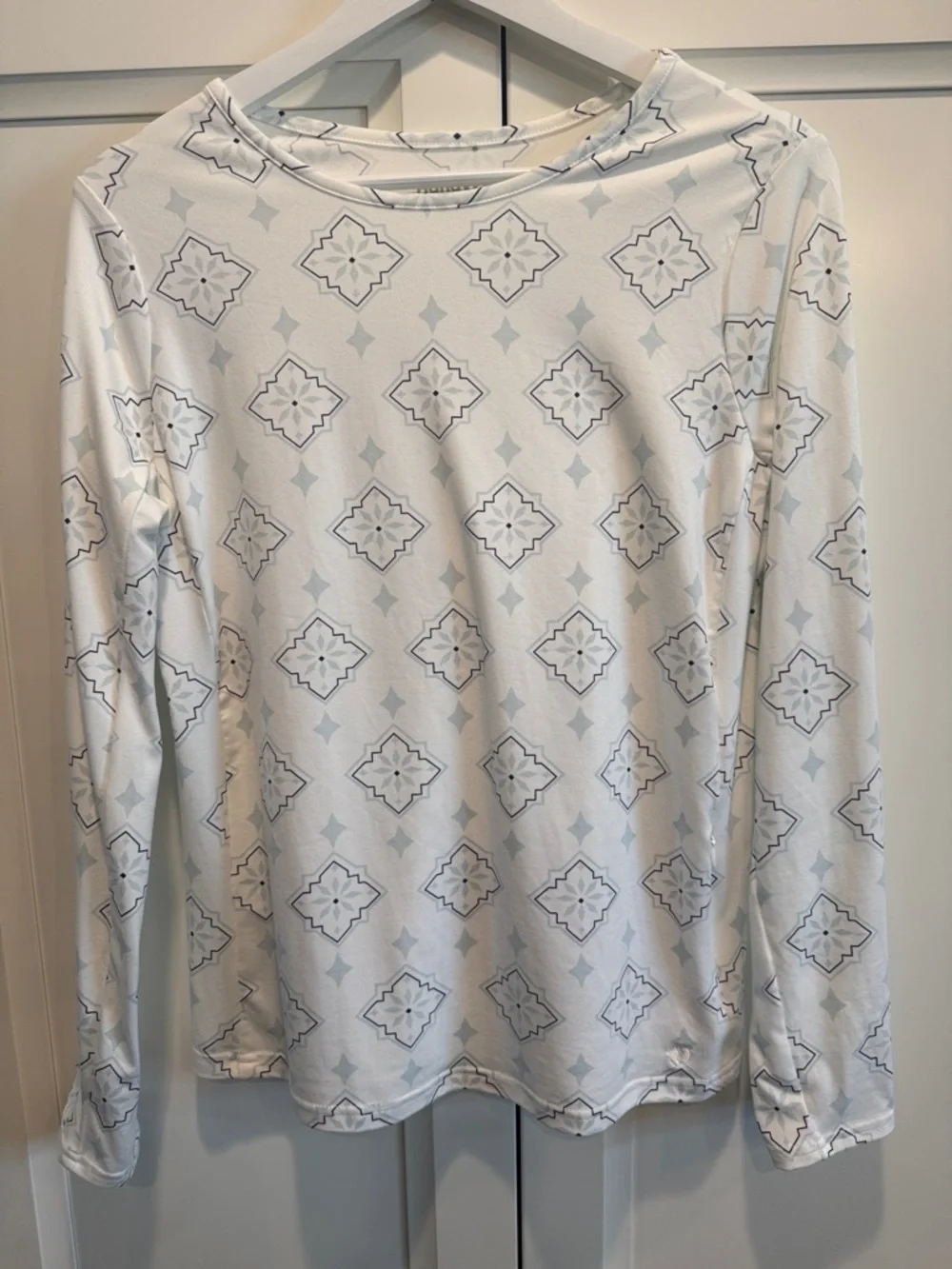 Hang Ten SPF Long Sleeve Top | White & Blue Geometric | Size M